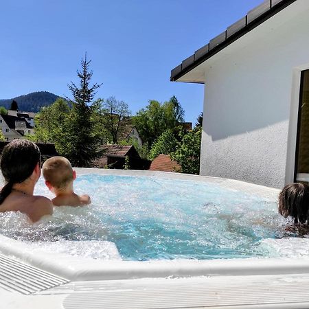Wellness Hotel Garni Krone 拜尔斯布龙 外观 照片