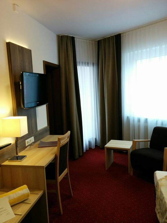 Wellness Hotel Garni Krone 拜尔斯布龙 外观 照片