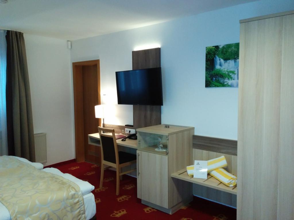 Wellness Hotel Garni Krone 拜尔斯布龙 外观 照片