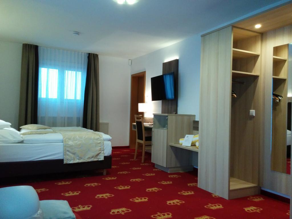 Wellness Hotel Garni Krone 拜尔斯布龙 外观 照片