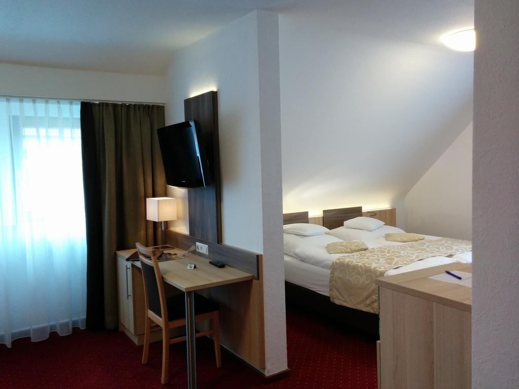Wellness Hotel Garni Krone 拜尔斯布龙 外观 照片