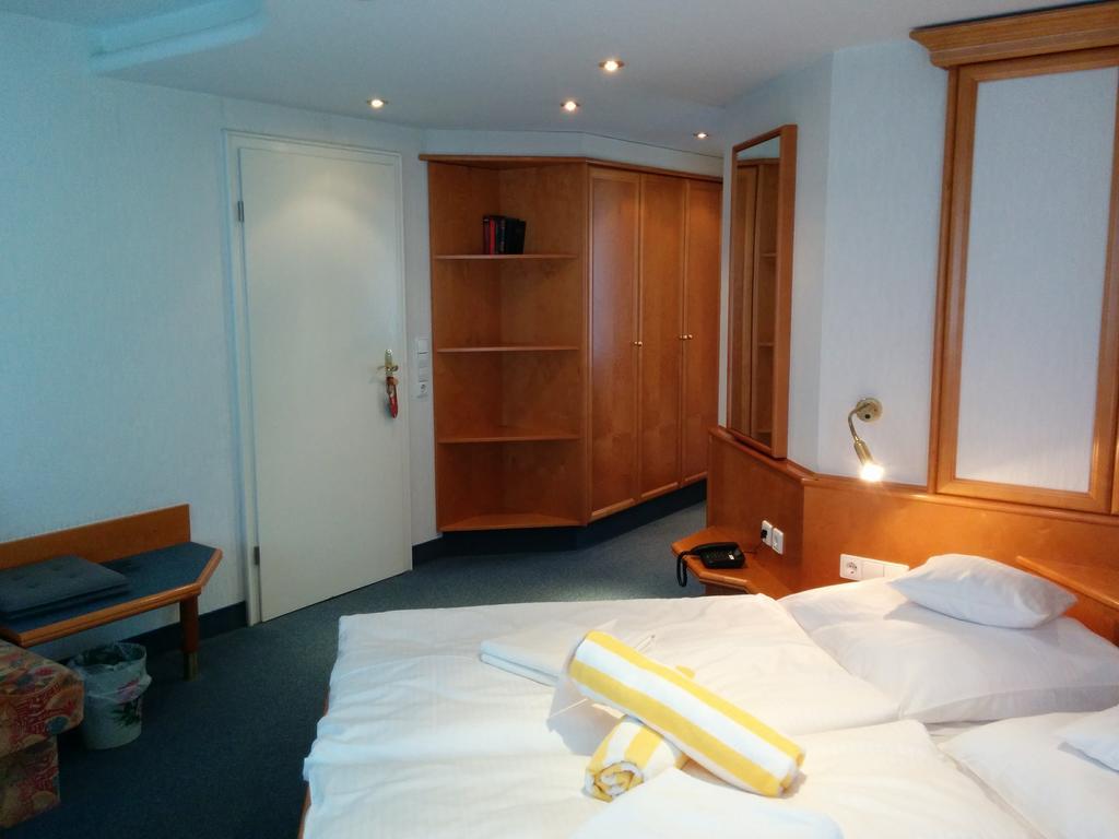 Wellness Hotel Garni Krone 拜尔斯布龙 外观 照片