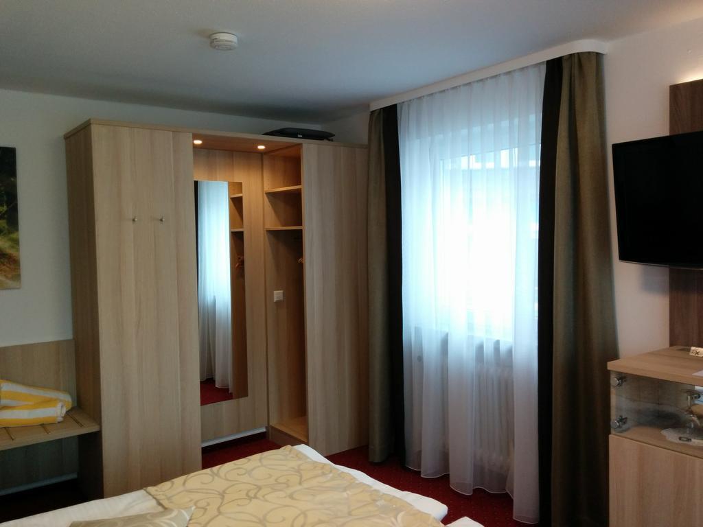 Wellness Hotel Garni Krone 拜尔斯布龙 外观 照片